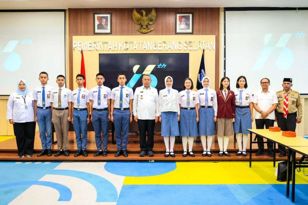cec8b35e4ac461f8cec8b35e4ac461f8e4cbc00d-0a3a-4481-9d4d-3c0378f25329