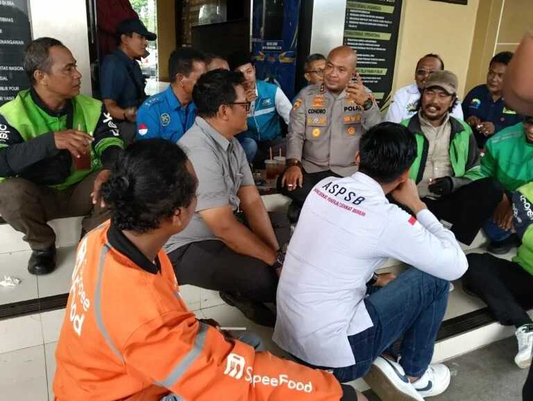 b1ceaad71e92c23fb1ceaad71e92c23f8fad90e2-f188-482a-8be9-2950b962ae22