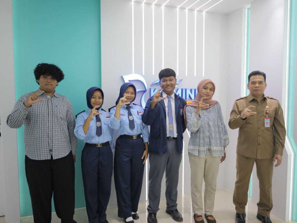 f564a1f9eb2d3c3ef564a1f9eb2d3c3e2d455f80-d190-477f-9e00-12ed24bb10ce