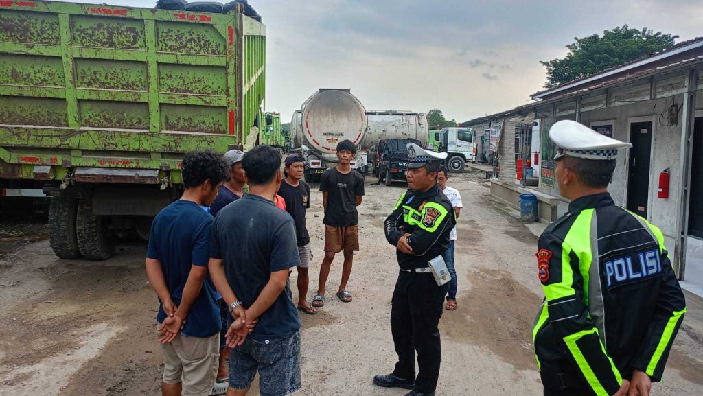 0b470b4a72d3c4280b470b4a72d3c428143453e3-e9fb-4d47-9cf3-d91017d40457