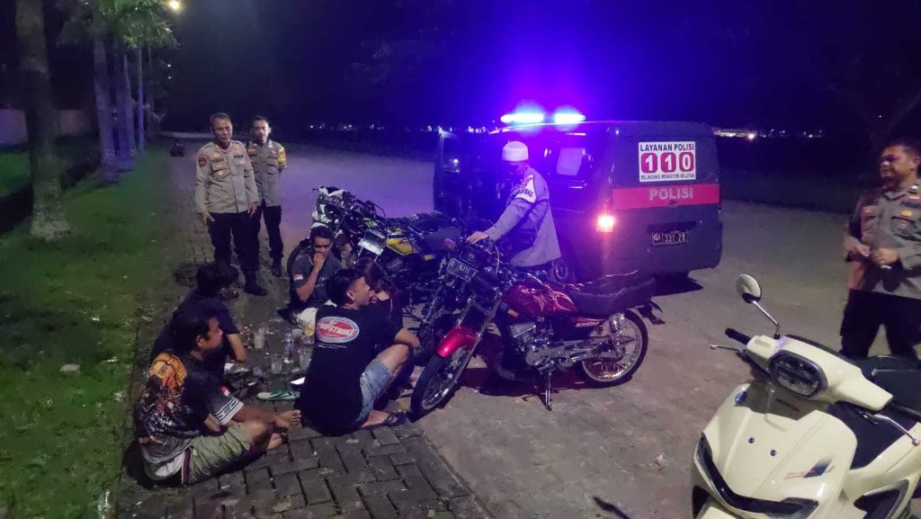 6e15a40569e26ea96e15a40569e26ea9beee6d9f-60d0-4381-a9e6-82f954226f46