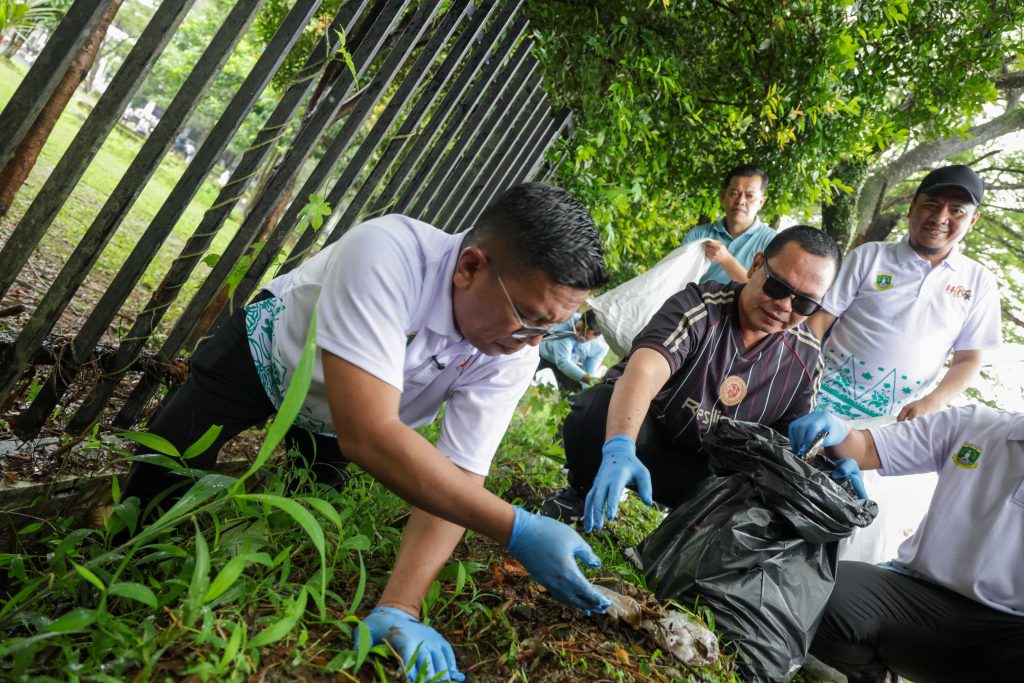 bbf2b2e3ba4f5275bbf2b2e3ba4f52757f624d42-19d4-4048-ba3c-810ab5f87a5f