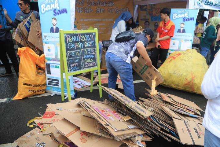 d2cd8ab1e668f6cceea0d5a779b4dfc5ef0d8e3a-2711-4dc4-984d-68d198860404