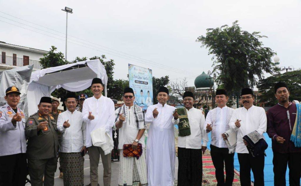 42ec2754a53ab1a242ec2754a53ab1a21bc62775-bd47-4ccc-90f1-5d16b5d8092b