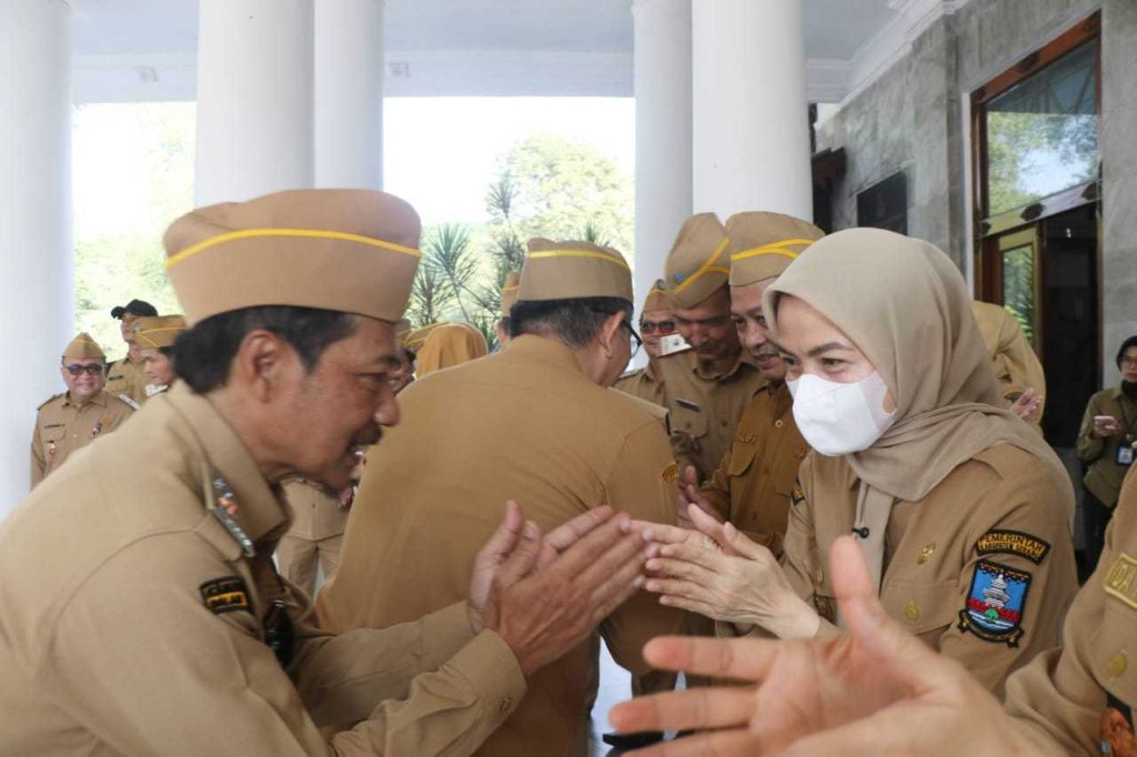 cdec48806c3ea4c9cdec48806c3ea4c9975fd2a4-7a4c-4e36-bf88-28053ae01501