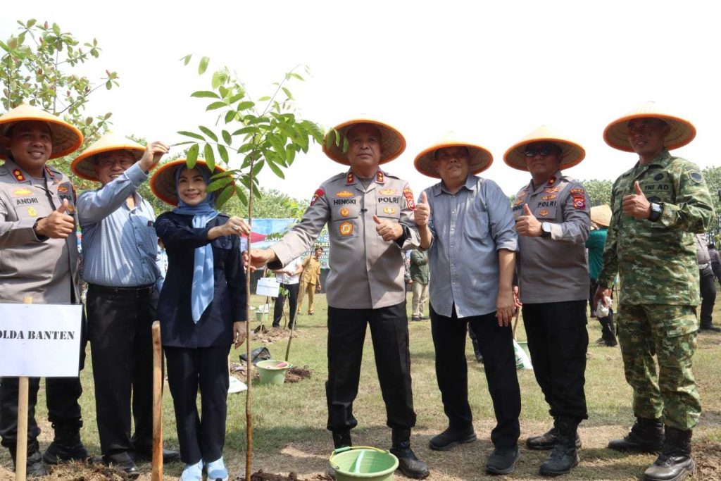 1e81d1ad72f51a11b8ef5d53f1e02fb1045571d7-458c-4162-a92e-d684f6cbc950