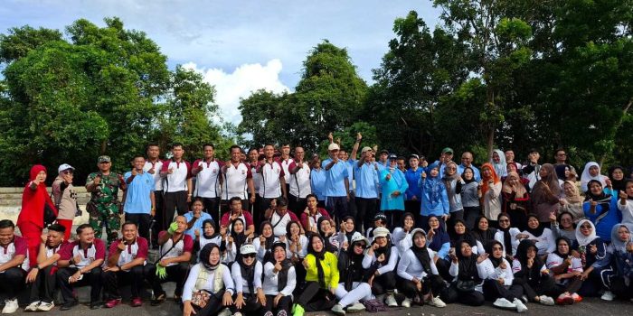 b8ed89e37752dd0eb8ed89e37752dd0e3f2d5984-daf3-42d5-8067-14da8f8ce6e5