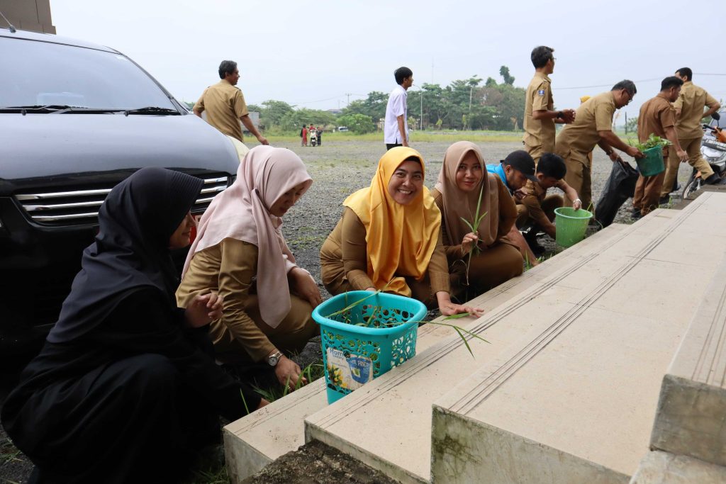 f182fc24d2d76468f182fc24d2d764682ca3f2bc-b03d-431e-95b0-342d40796fd4