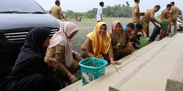 f182fc24d2d76468f182fc24d2d764682ca3f2bc-b03d-431e-95b0-342d40796fd4